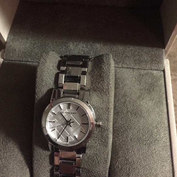 A Burberry watch - Picture 2 of 2