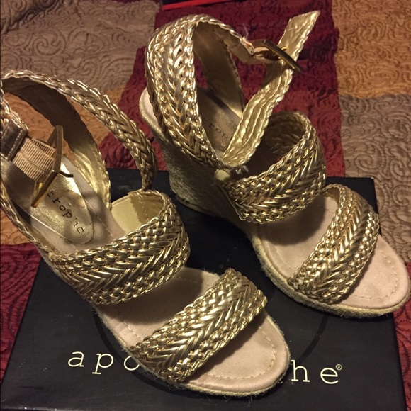 Gold wedges