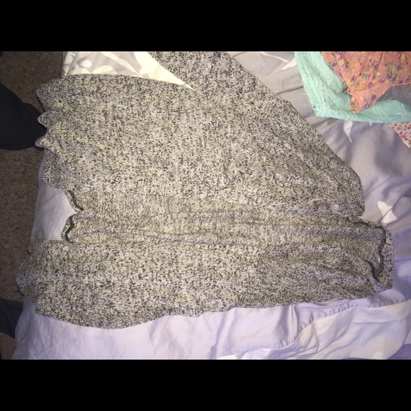 Grey/black cardigan