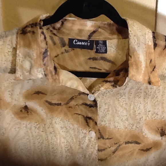 Pretty Tiger Print Blouse - Picture 2 of 4