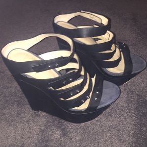 Gwen Stefani strapped wedges