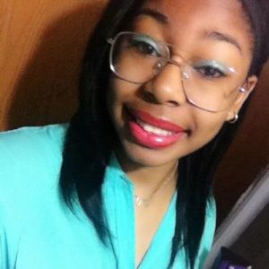 Meet your Posher, Marisa