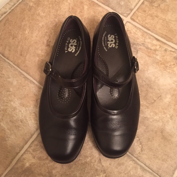 Black leather Mary Jane comfort shoes
