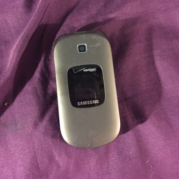 Cheap cellphone - Picture 1 of 1