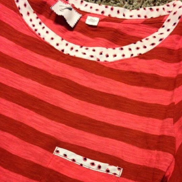 Small Ruched & Ruled Tee by Postmark. - Picture 3 of 3
