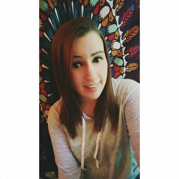 Meet your Posher, Holly - Picture 1 of 1