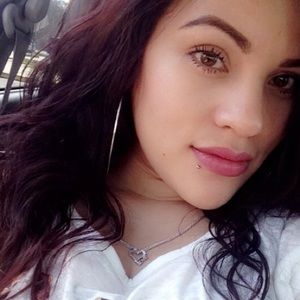 Meet your Posher, Anahi