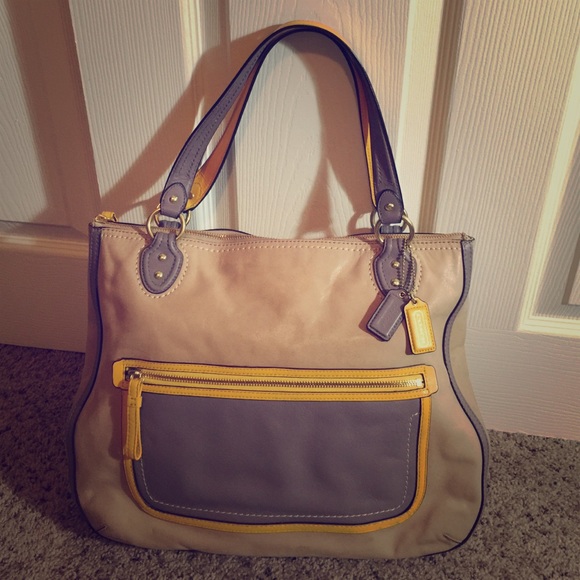 Large Coach Handbag - Picture 1 of 4