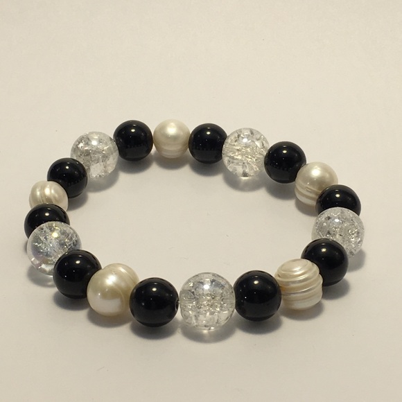 1920's style black and pearl bracelet