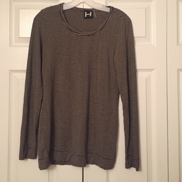Helly Hanson top