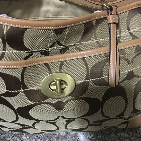 Authentic Coach Purse. - Picture 2 of 4