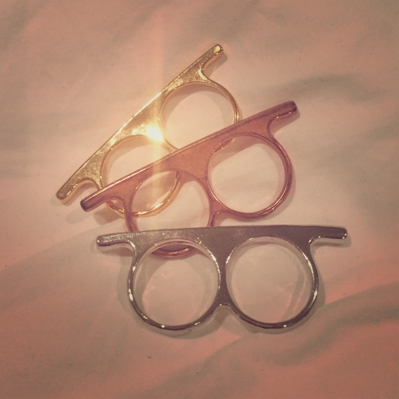 Set of 3 metal bar rings + studded pumps bundle