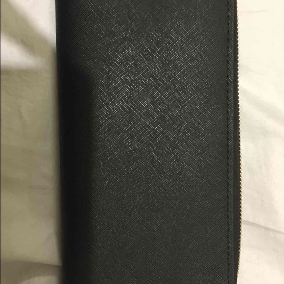 Michael Kors wallet - Picture 3 of 3
