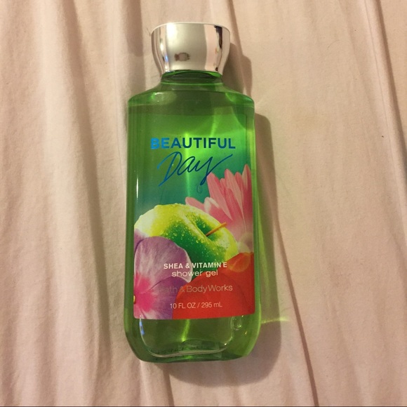 Bath & Body works shower gel. Cheaper on MERC!