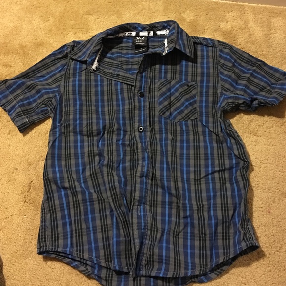 Boys Size Small (Boys age 7) Button down - Picture 2 of 2