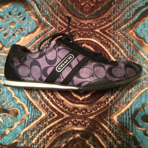 🎉host pick🎉50$ ✂️Coach sneakers - Picture 2 of 4