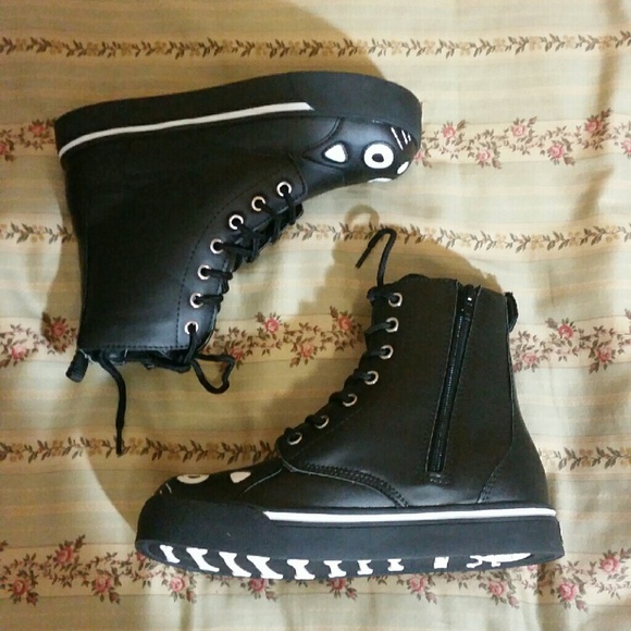 vegan caterpillar boots