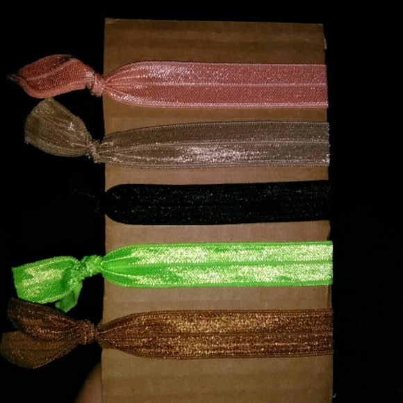 5 handmade hair ties