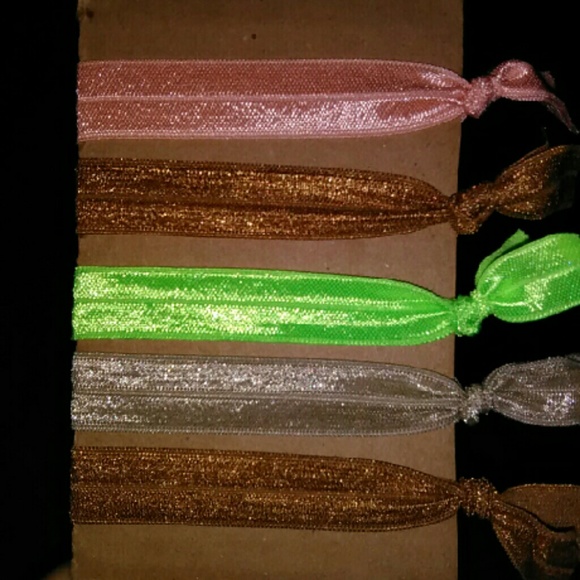 5 handmade hair ties