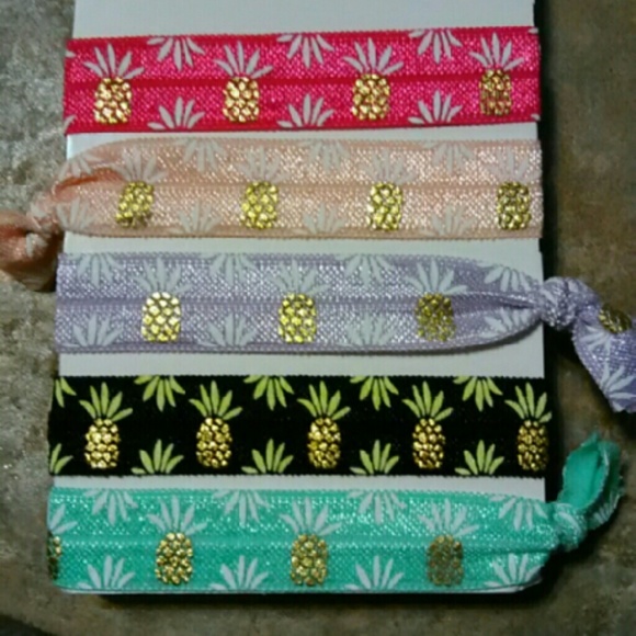 5 handmade hair ties