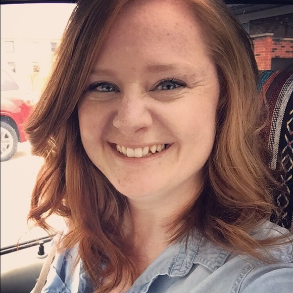 Meet your Posher, Debbie - Picture 1 of 1