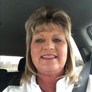 Meet your Posher, Annette