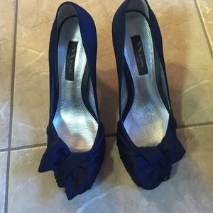 Nina Forbes bow peep toe