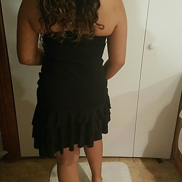 Black dress - Picture 3 of 3