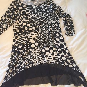 Cute black and white top