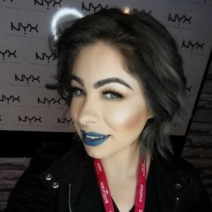 Meet your Posher, Mayra