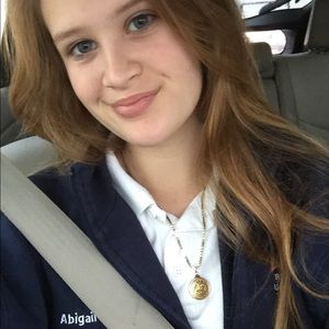 Meet your Posher, Abigail