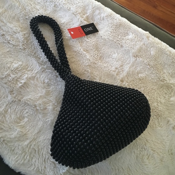 Beaded wristlet handbag