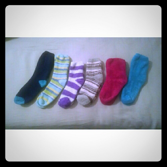 Fuzzy Socks- 6 pairs!