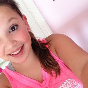 Meet your Posher, Avah