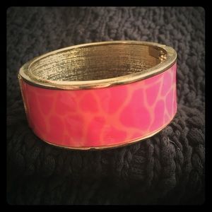 🌸Pink/Peach Giraffe Like Print Metal Bangle🌸