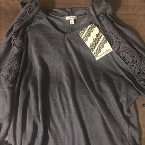 Hoodie with crocheted sleeves