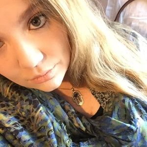 Meet your Posher, Rebecca