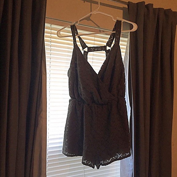 Hunter green romper size M - Picture 1 of 4