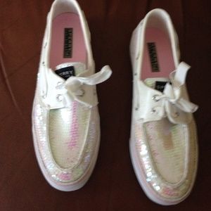 White sequin Sperrys with ribbon laces! 💗