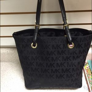 Michael Kors tote