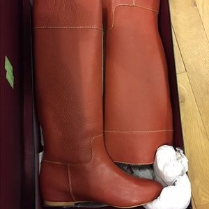 Pour la Victoire Tan Boots - brand new!!! Size 8.5