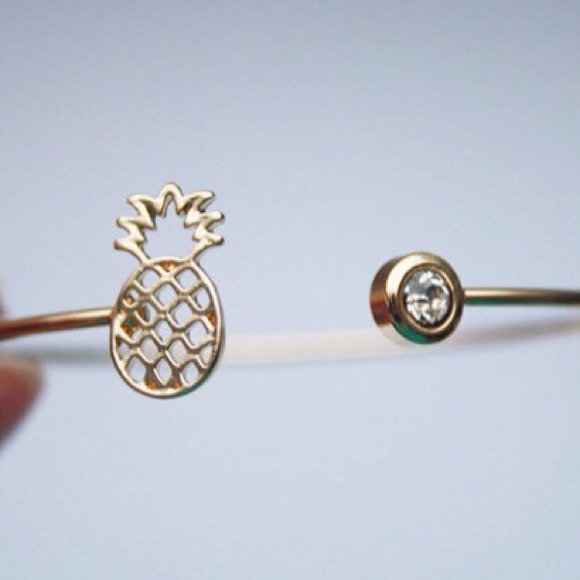 Pineapple Open Bangle - Picture 2 of 4