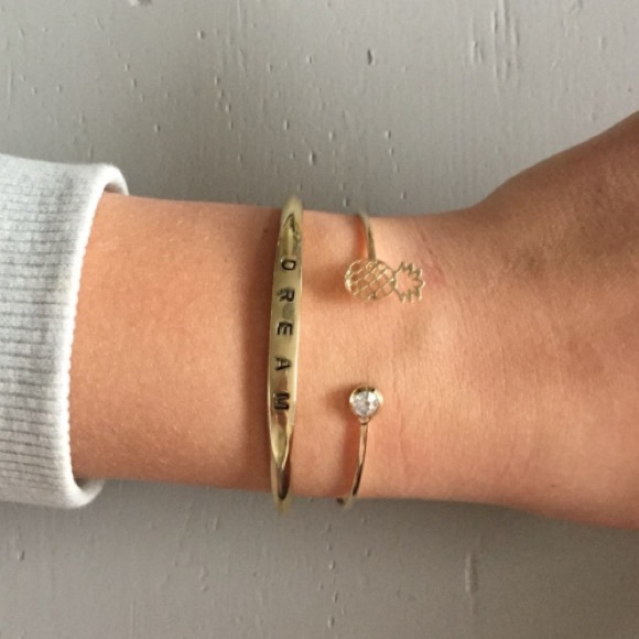 Pineapple Open Bangle - Picture 3 of 4