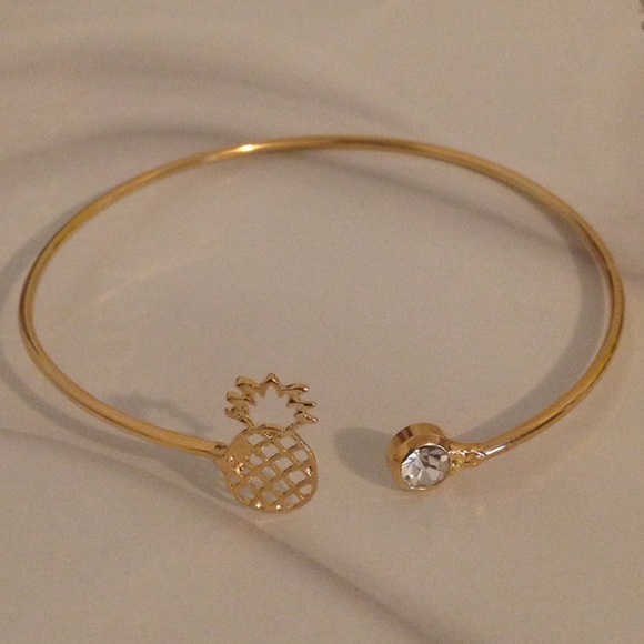 Pineapple Open Bangle - Picture 4 of 4