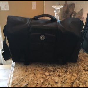 6 Pack Titan Messenger Bag