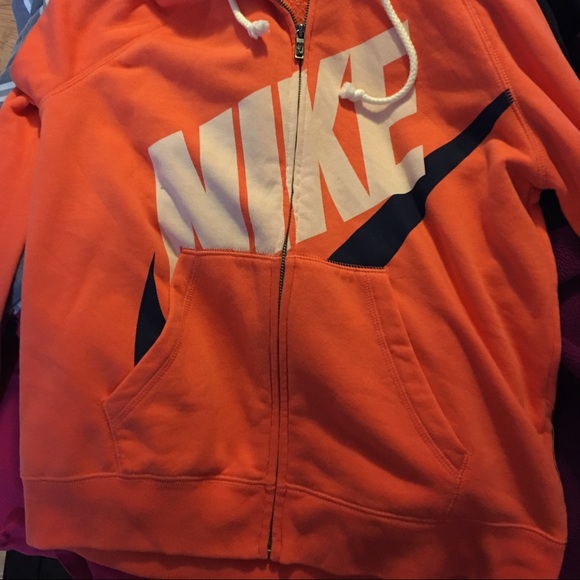 Nike jacket - Picture 2 of 2