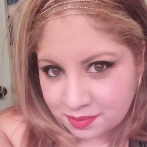 Meet your Posher, Amarilis