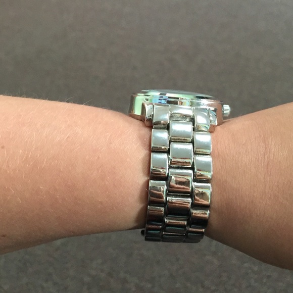 Gently used Michael Kors watch! - Picture 3 of 4