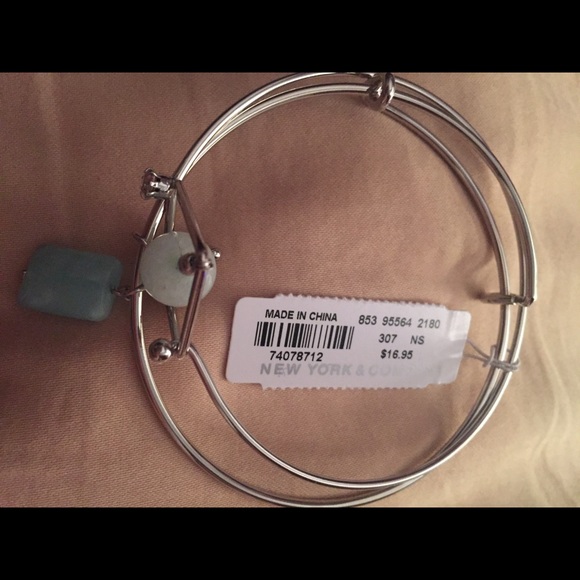 Silver bracelet with turquoise gem stones