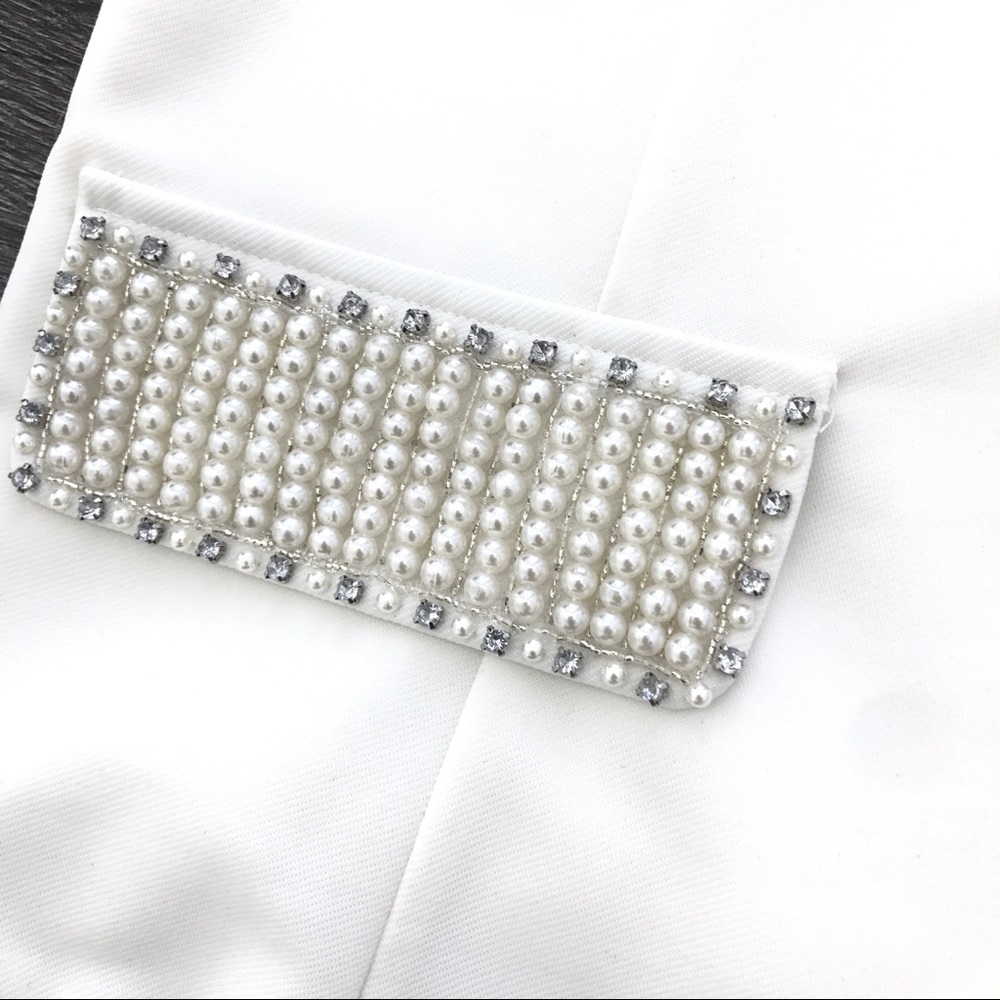 WHITE WRAP FRONT PEARL DETAIL TOP - Picture 4 of 6